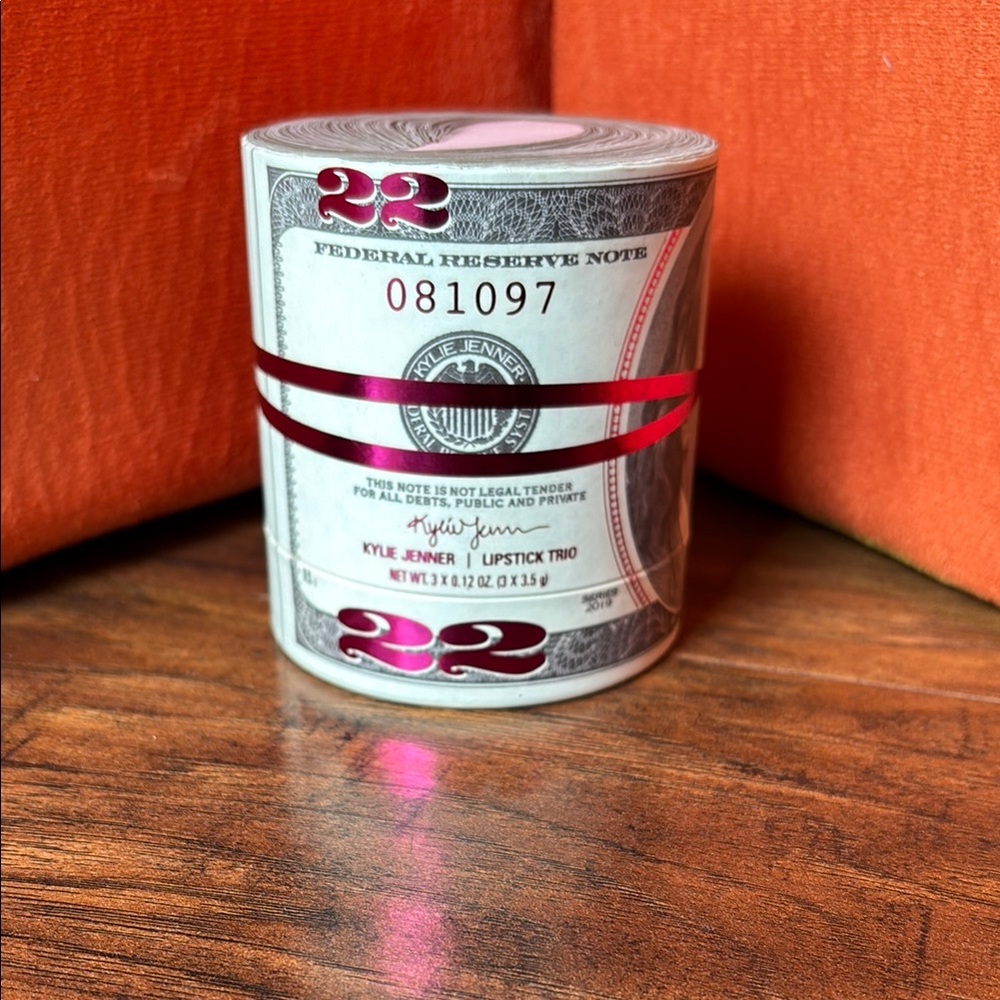 Kylie Jenner Lipstick Trio Money Roll